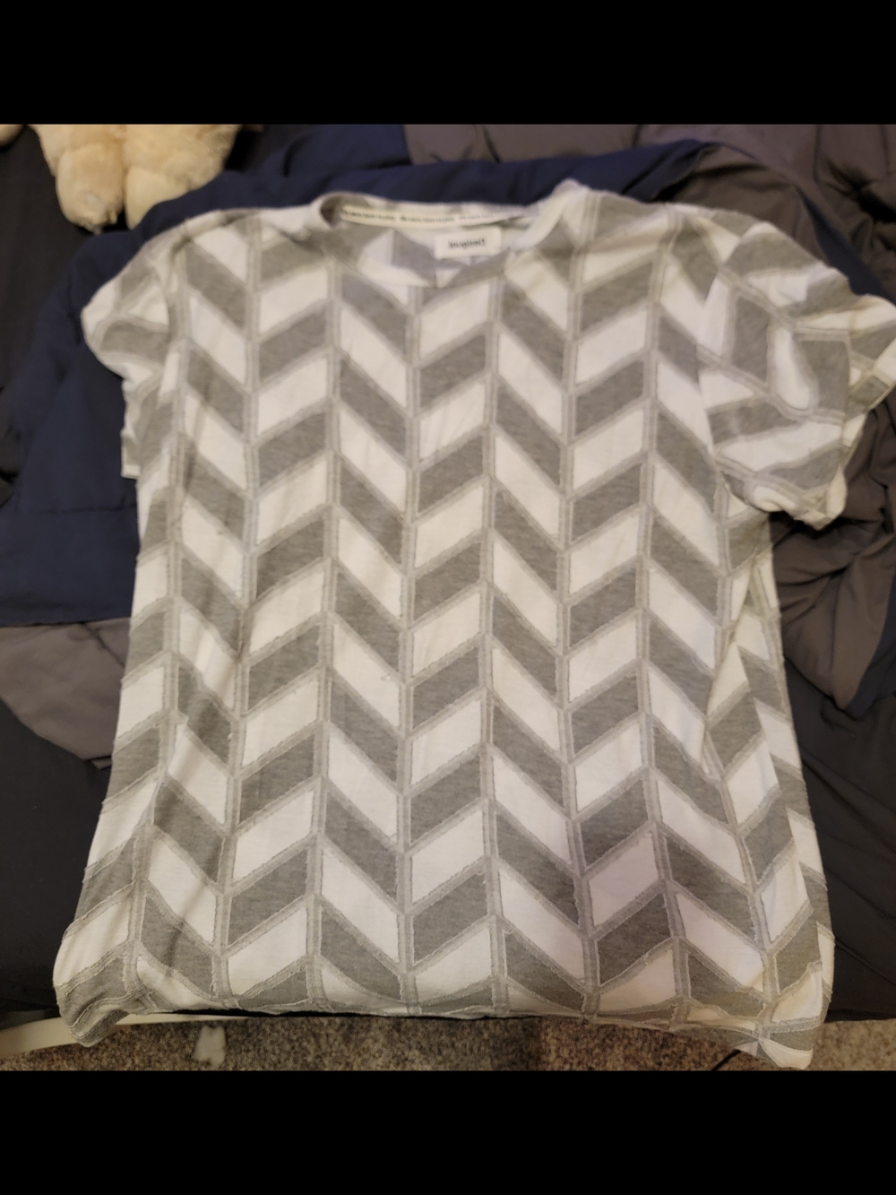Desigual Men's White and Gray Chevron Short-Sleeve Tee